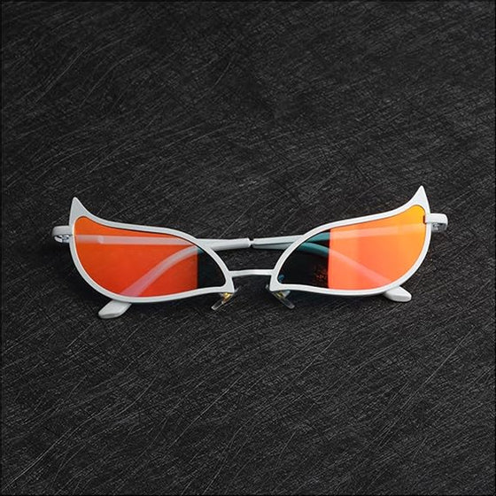 Doflamingos charakteristische Sonnenbrille