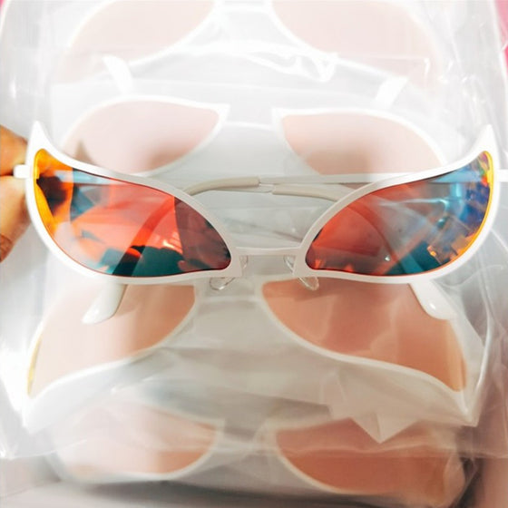 Doflamingos charakteristische Sonnenbrille