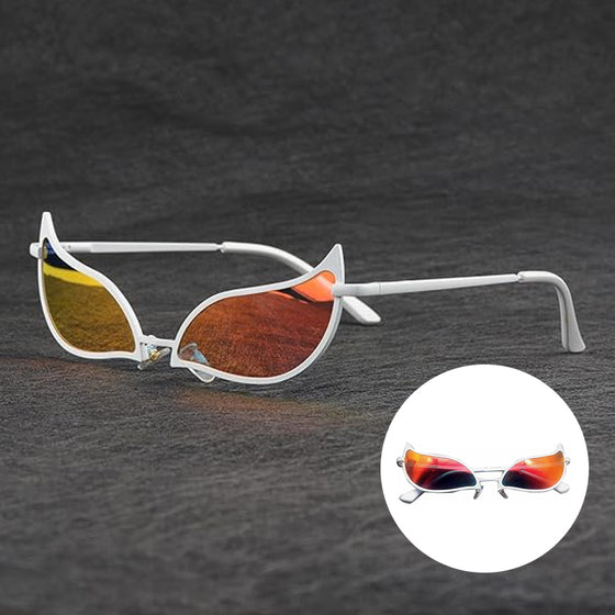 Doflamingos charakteristische Sonnenbrille