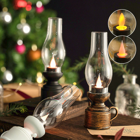 Weihnachtsdekoration im Retro-Stil mit leuchtender elektronischer Petroleumlampe