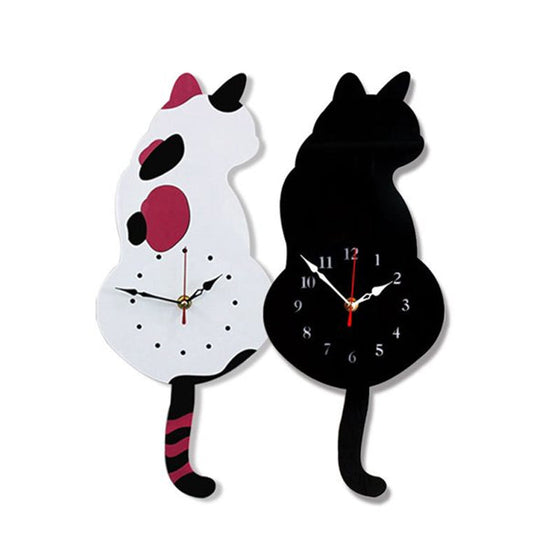 Wanduhr mit wedelndem Schwanz der nordischen Katze