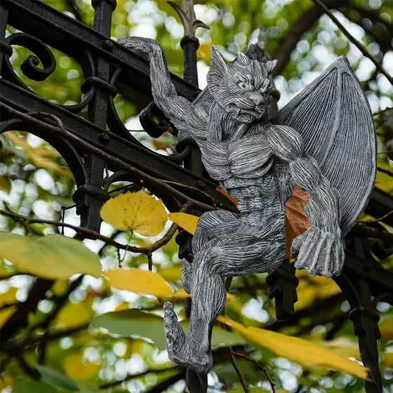 Drachengeflügelter Gargoyle-Zaunaufhänger